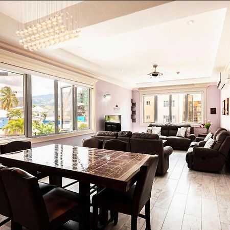 קינגסטון Finest Accommodation Riches Manor 1 Gladstone Drive Apt A2 Kgn 6 New Kgn מראה חיצוני תמונה