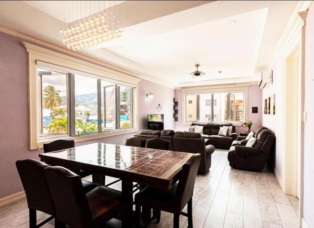 קינגסטון Finest Accommodation Riches Manor 1 Gladstone Drive Apt A2 Kgn 6 New Kgn מראה חיצוני תמונה