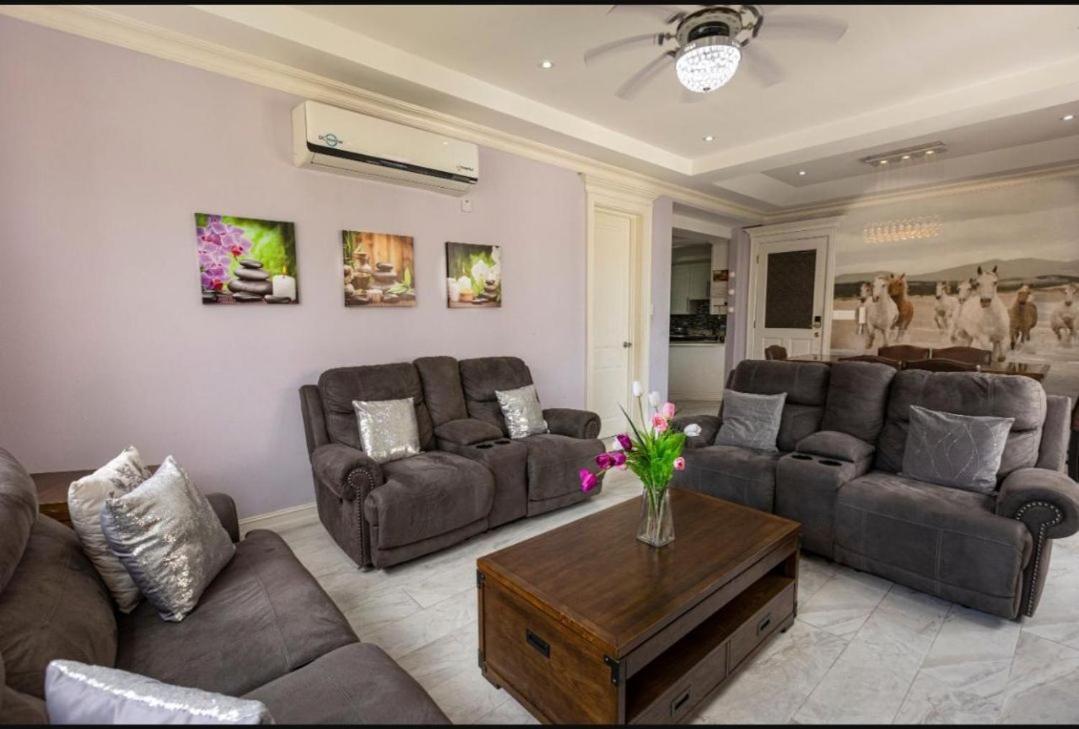 קינגסטון Finest Accommodation Riches Manor 1 Gladstone Drive Apt A2 Kgn 6 New Kgn מראה חיצוני תמונה